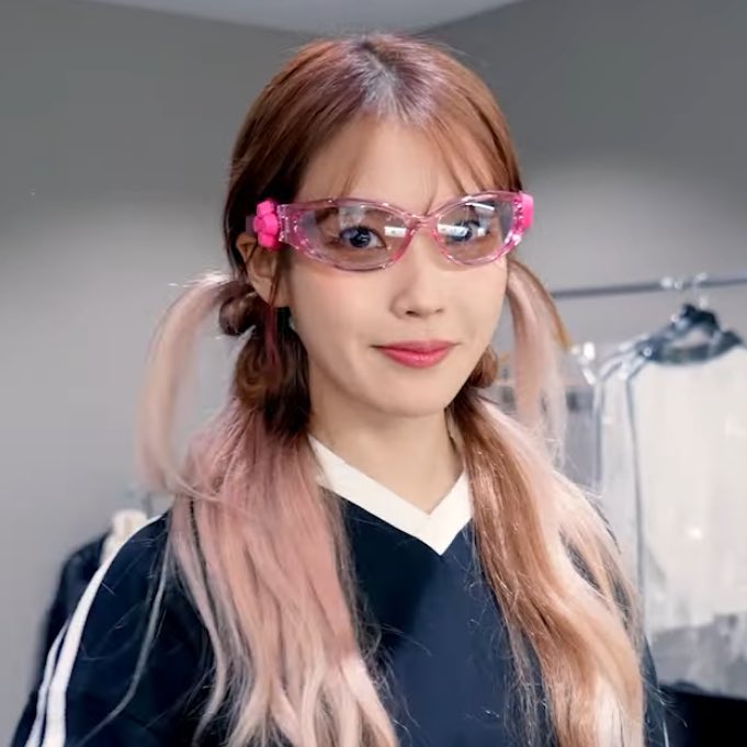 UAENA_516's tweet photo. 누가 우리 언니야?? https://t.co/FBrvXlnx5S