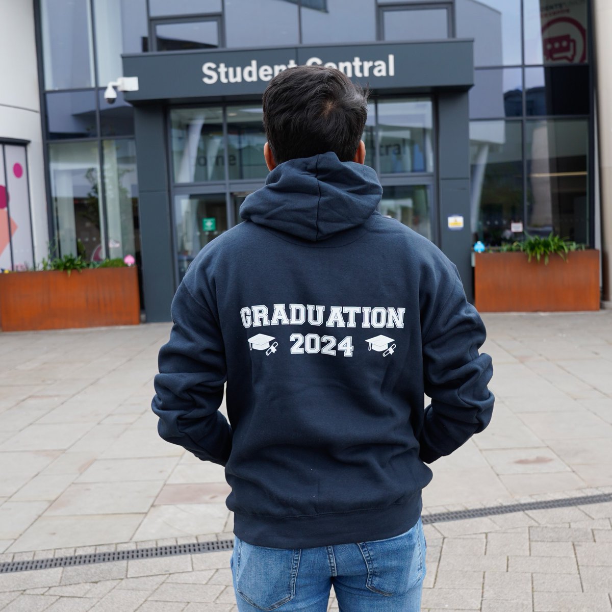 Graduating in July? 🎓 Celebrate your incredible achievement with the 2024 Graduation Hoodie! Get yours now at the SU Shop or order online: huddersfieldsu.shop/products/gradu… #HudUni #HudSU #Graduation2024