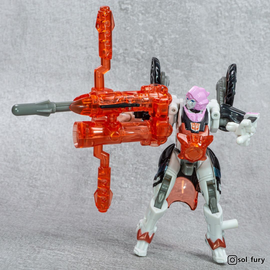 SolFury's tweet photo. Transformers Energon Arcee: the inspiration for Transformers Prime and Rise of the Beasts Arcee
#transformers
#energon #transformersenergon #transformerssuperlink https://t.co/FMSF0D9VMc