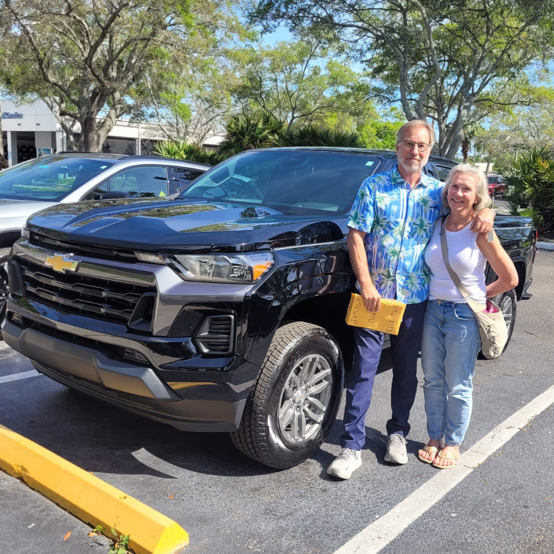 🚙 Roy recently scored the ultimate ride for all his road trip escapades - this sleek new 2024 Chevy Colorado he picked up from El Laaouine at Dimmitt Chevrolet! This beast is ready to conquer any terrain. 💪 🔥 Thank you and congrats, Roy! #ChevyColorado #RoadWarrior