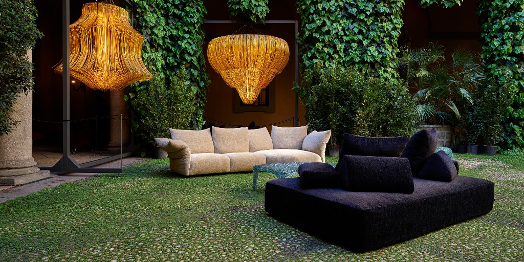 Showcased at this year’s Salone del Mobile, Edra’s ‘Every Place’ collection now dresses three iconic sofas – Standard, On the Rocks and Sherazade – for #outdoor use, expanding the Italian brand’s dominion even further. architonic.com/20765137

#architonic #outdoorfurniture