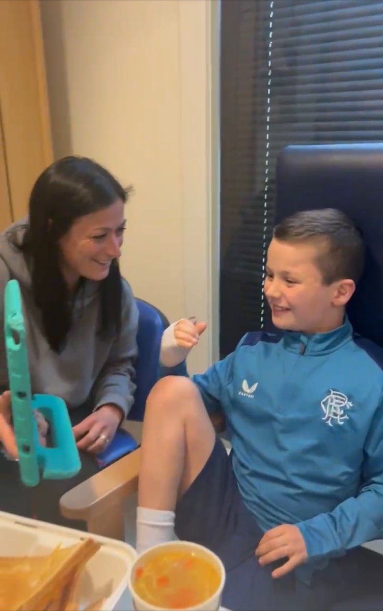 lesleyjb4's tweet photo. Surprise from Goldson after surgery along with an amazing video message. N then got the shock of his life when Goldson FaceTime’d him! He thinks it’s amazing Goldson has a “special zip” just like him but to reach out &amp; reassure him about his recovery was just something else ❤️ https://t.co/MyavekWUlD