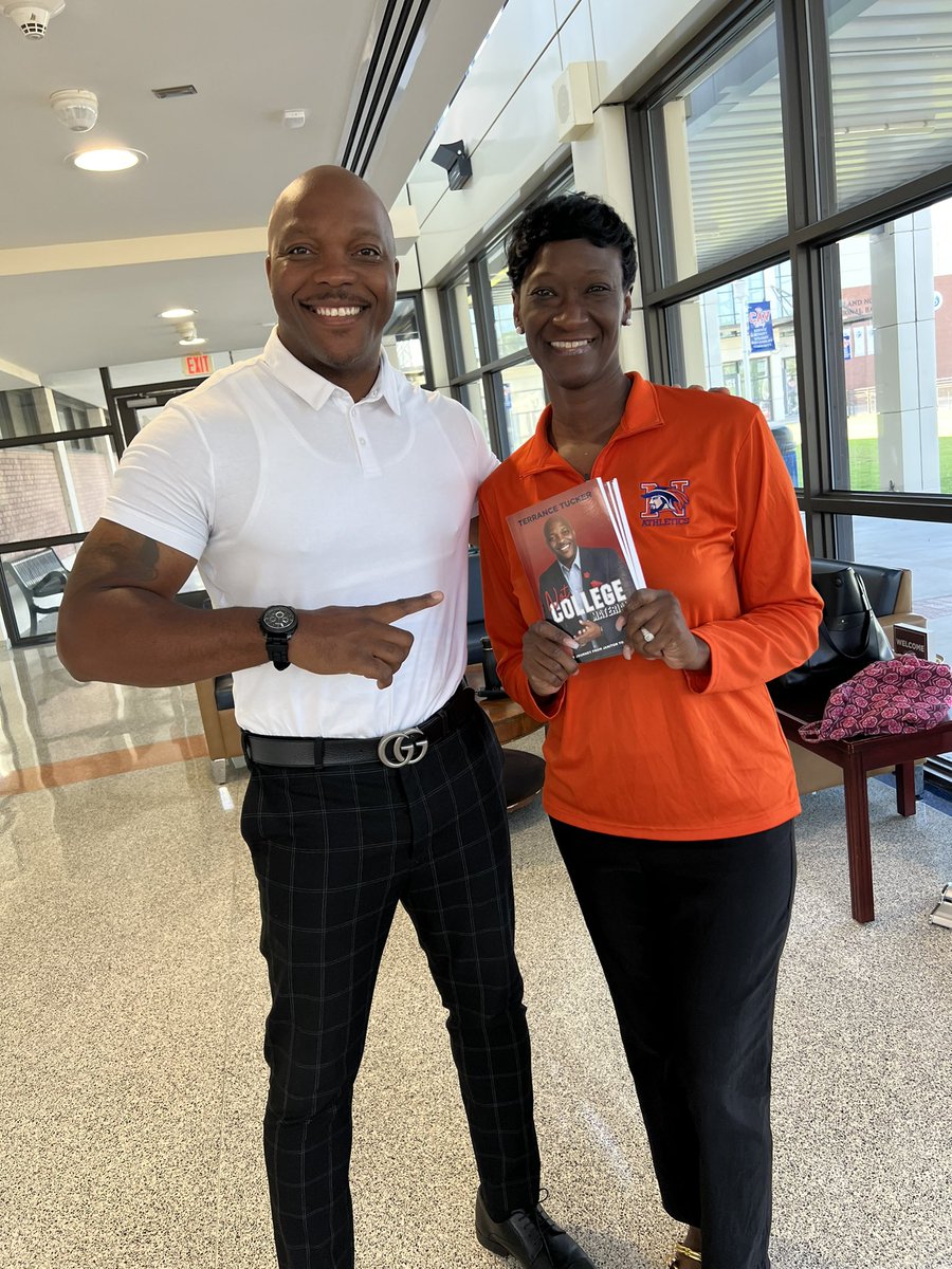 terrance_tuck's tweet photo. Big Thanks to my sister, Educator Mrs. Regina Garmany-Cherry for purchasing 5 Books for her students who are graduating 🎓 from Richland Northeast High School! Much love and respect!!! ❤️🙏🏽 #Family #NotCollegeMaterial https://t.co/aWz3fnzS9V