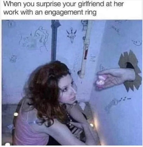 lmao - now I will admit I have seen a lot of things come through a Glory Hole but never this 😂🤣 https://t