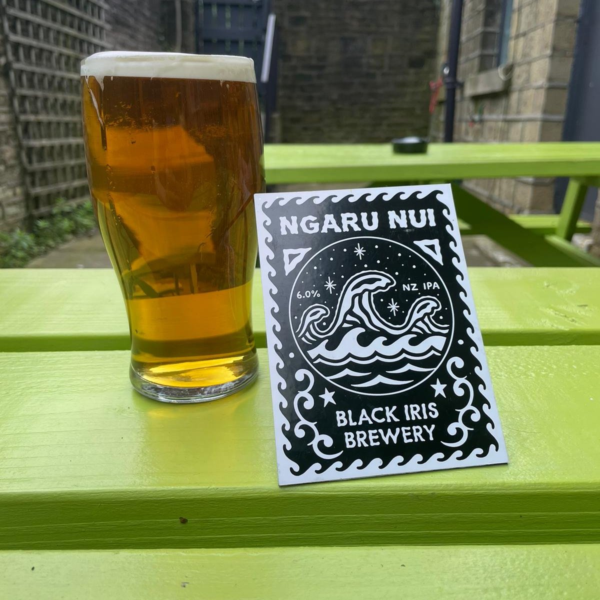 Guys I think Will has really lost the plot now, he's come with print outs of stuff for this Wills Weekly.

Ngaru Nui from @BlackIrisBrewer is a single hopped New Zealand IPA with Nelson Sauvin which brings a grapey quality to the beer, with hints of tropical fruits

#RealAle