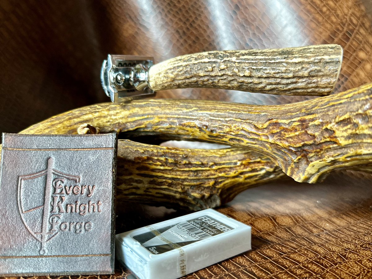 This gorgeous stag razor is on its way to Luis in GA.  Hope it provides shaving service and enjoyment for years to come! #WetShaving #Shaving #Shave #SOTD #Lather #MenGift #WetShaveClub #Barber #Antler #Hiking #Hunting #Camping #Fishing #HandMade #MadeinUSA #ShavingSoap