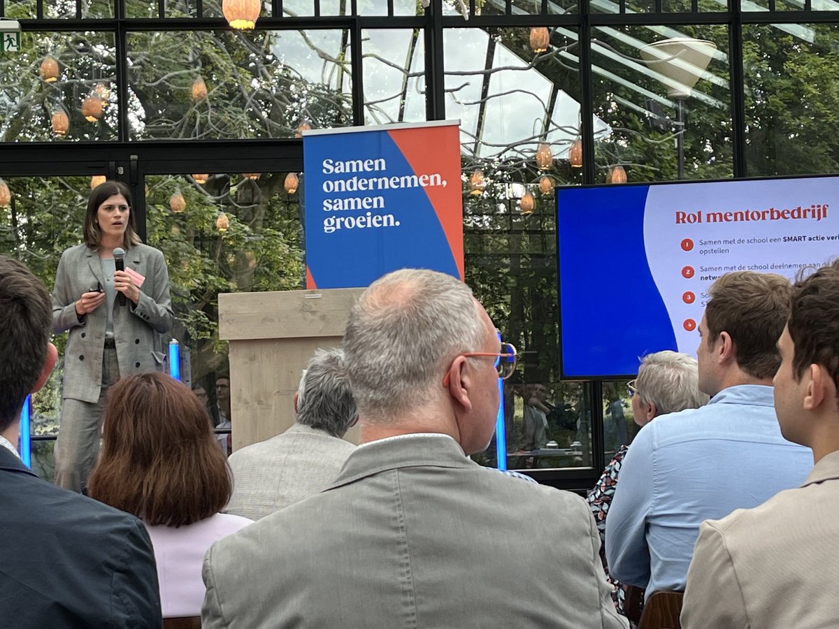 Start van de STEMpact awards. Na 1 jaar is onze school trots op wat we bereikten met NIKO en ⁦<a href="/vokavzw/">Voka - Vlaams netwerk van ondernemingen</a>⁩. Een heel nieuwe lokaalinrichting en opleiding voor onze collega’s Elektriciteit. #TALentachterna!