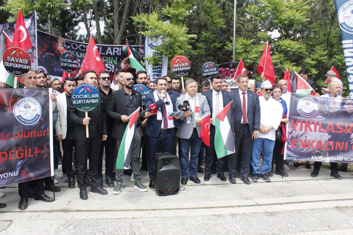 Haksızlık karşında susan dilsiz şeytanlardan olmadık, olmayacağız. Katil İsrail devleti alenen savaş suçu işlemekte ve uluslarası arenada yargılanması gerekmektedir. Çocuklar uyurken sessiz olunur ÖLÜRKEN değil !! @kamubirligikonf @gencegitimsen