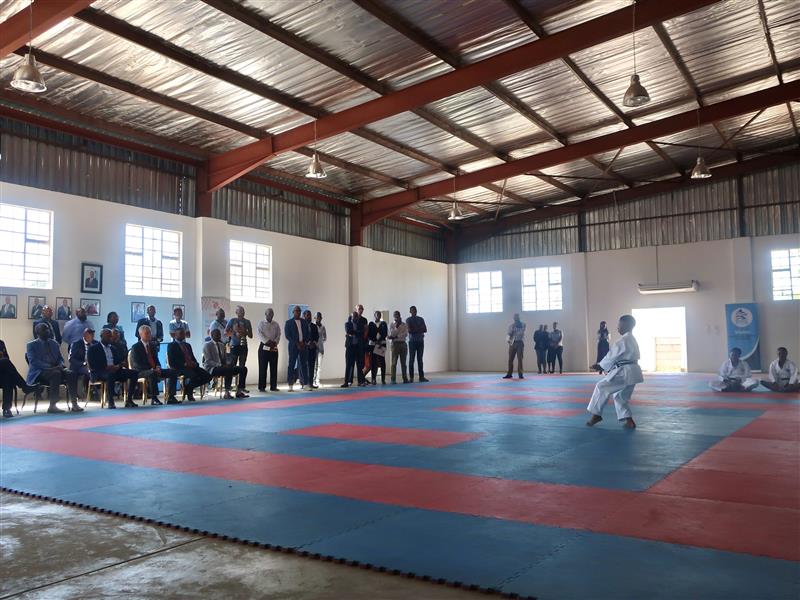 Japan extended support for the Project of the Botswana Karate Association Dojo.
As the number of karateka in 🇧🇼 is increasing rapidly, the dojo, built under the project in 2008, now has been expanded. We hope bilateral relationship will be enhanced through sports 🇧🇼🤝🇯🇵