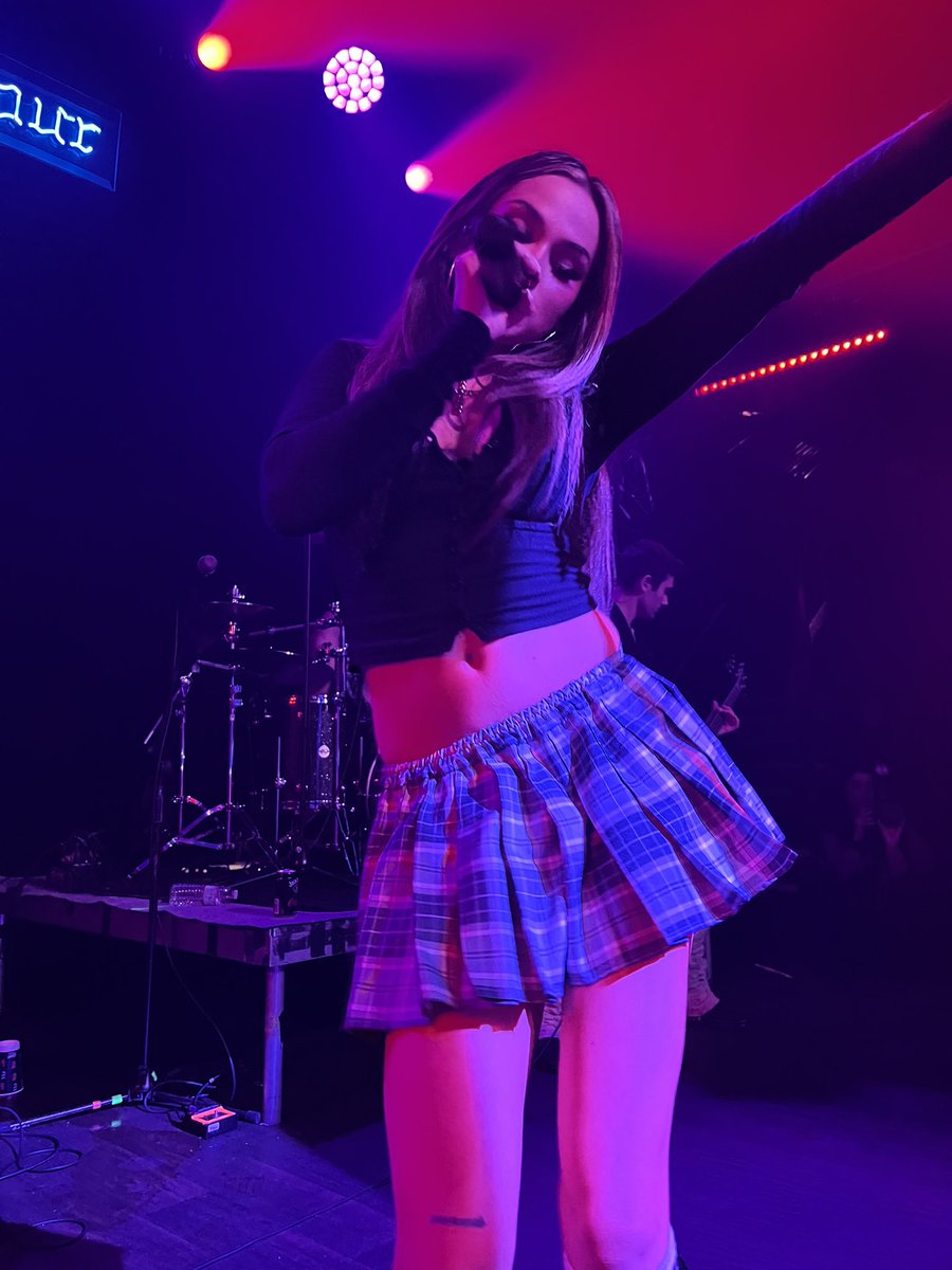 Iindemannbrasil's tweet photo. 📸 | Novas fotos de Maggie Lindemann no show de ontem em West Hollywood!

 Ela estava linda! 🖤

cr. wastedhateit https://t.co/SGyI6LX9t8