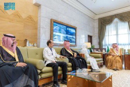 PMAssoc_SA's tweet photo. استقبل صاحب السمو الملكي الأمير فيصل بن بندر بن عبدالعزيز أمير منطقة الرياض في مكتبه اليوم، رئيس مجلس إدارة جمعية طب القدم والكاحل الدكتورة نورة محمد المغربي، وأعضاء مجلس إدارة الجمعية. https://t.co/E9ZrnFZGkD