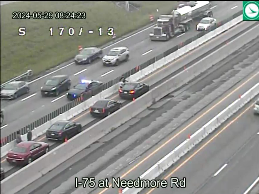 #TrafficAlert: Left contraflow lane blocked AGAIN I-75 SB at Needmore Rd. for another disabled vehicle. @WDTN #WDTNTraffic