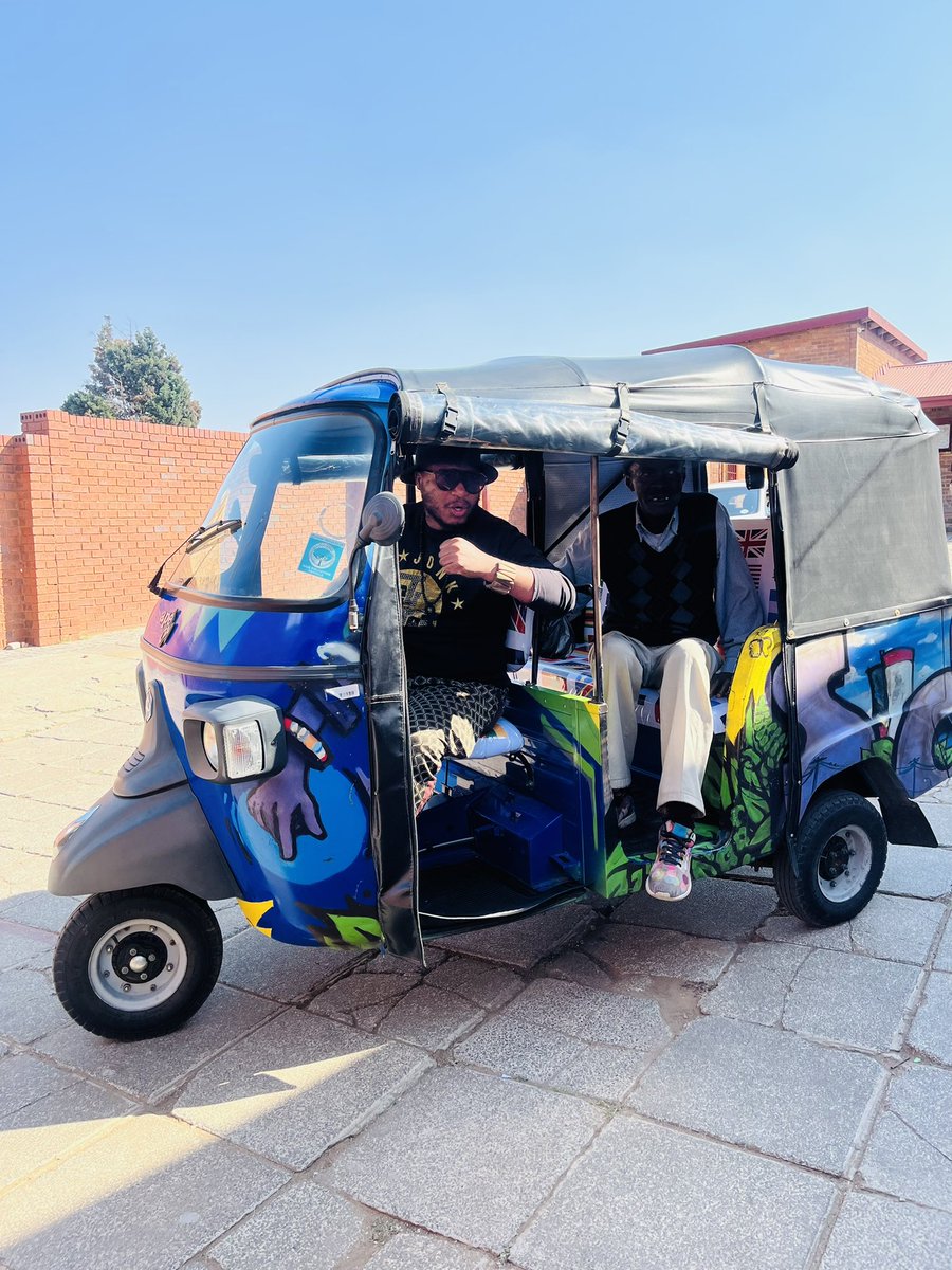Tour Operator Thami Ndimande is helping elderly people get to voting stations and transports back to their homes free of charge. “I make a living from Soweto, so this is my way of giving back and just helping elders exercise their democratic right”  #Elections2014 #SAElections 🇿🇦