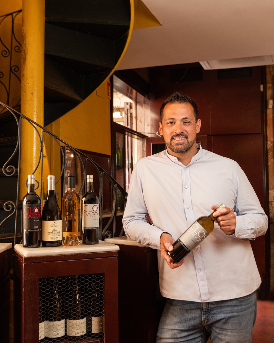 Miguel Coronado, director técnico y enólogo de Clos d’Agon, con los vinos de esta magnífica bodega del Baix Empordà. ¡Encantados con la visita!