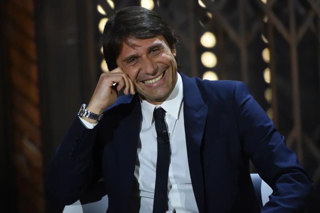 Rai – Conte-Napoli, definite pure le clausole: in definizione lo staff, manca solo l’annuncio! 👉 buff.ly/4aE9fNQ #forzanapolisempre #AntonioConte #calciomercato #seriea #sscnapoli