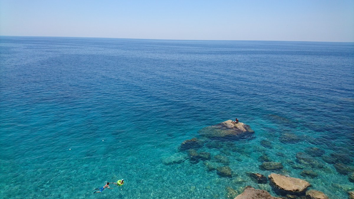 Croatia_hr's tweet photo. 🏖️ 🏅🇭🇷 Croatia just nabbed the top spot for the cleanest European coastal bathing water quality!
Top 3 overall, but no.1 on the coast, Croatia takes the crown again! 🥇 The European Commission and European Environment Agency report our coastal bathing water quality as the best in Europe! Dive in and experience paradise. #WaterQuality #EuroTopSpot #AdriaticSea #Croatia