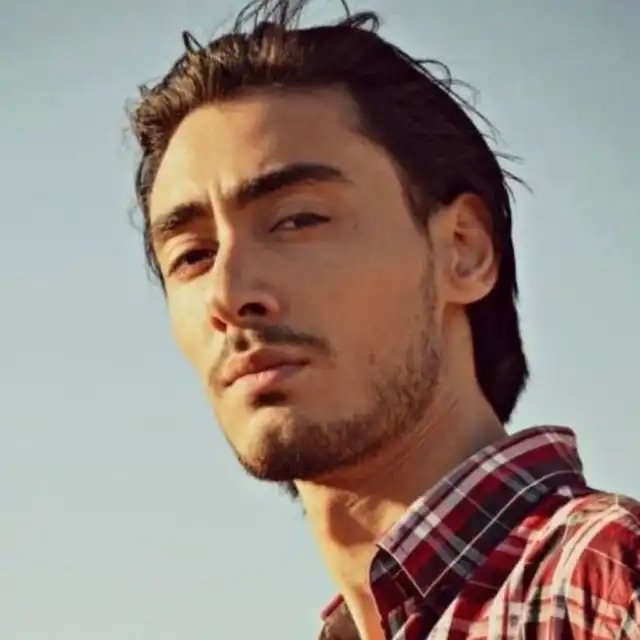 #مواهب #كوفر #Cover
#JÉcoute “Ghaltet Omri” par Maher Skander sur #Anghami open.anghami.com/ZIaUf0uFZJb