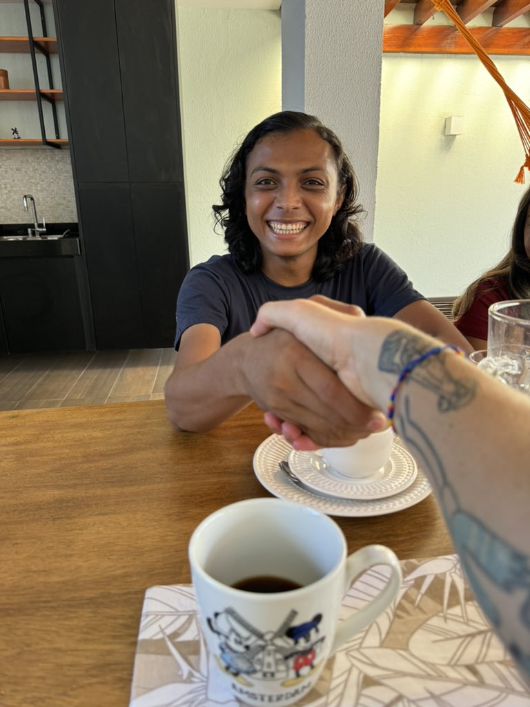 whindersson's tweet image. Bom dia 🧑🏽‍🔬