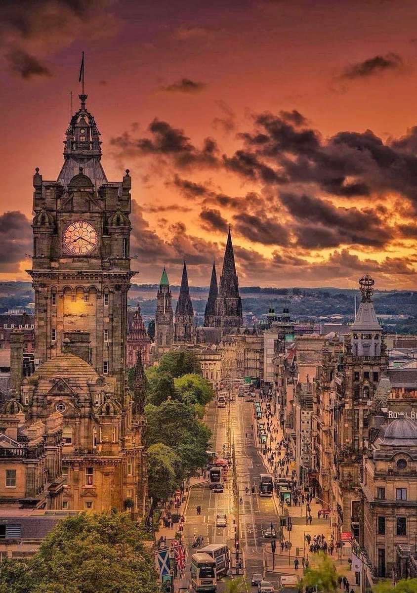 Sunset view pf Edinburgh, Scotland 🏴󠁧󠁢󠁳󠁣󠁴󠁿