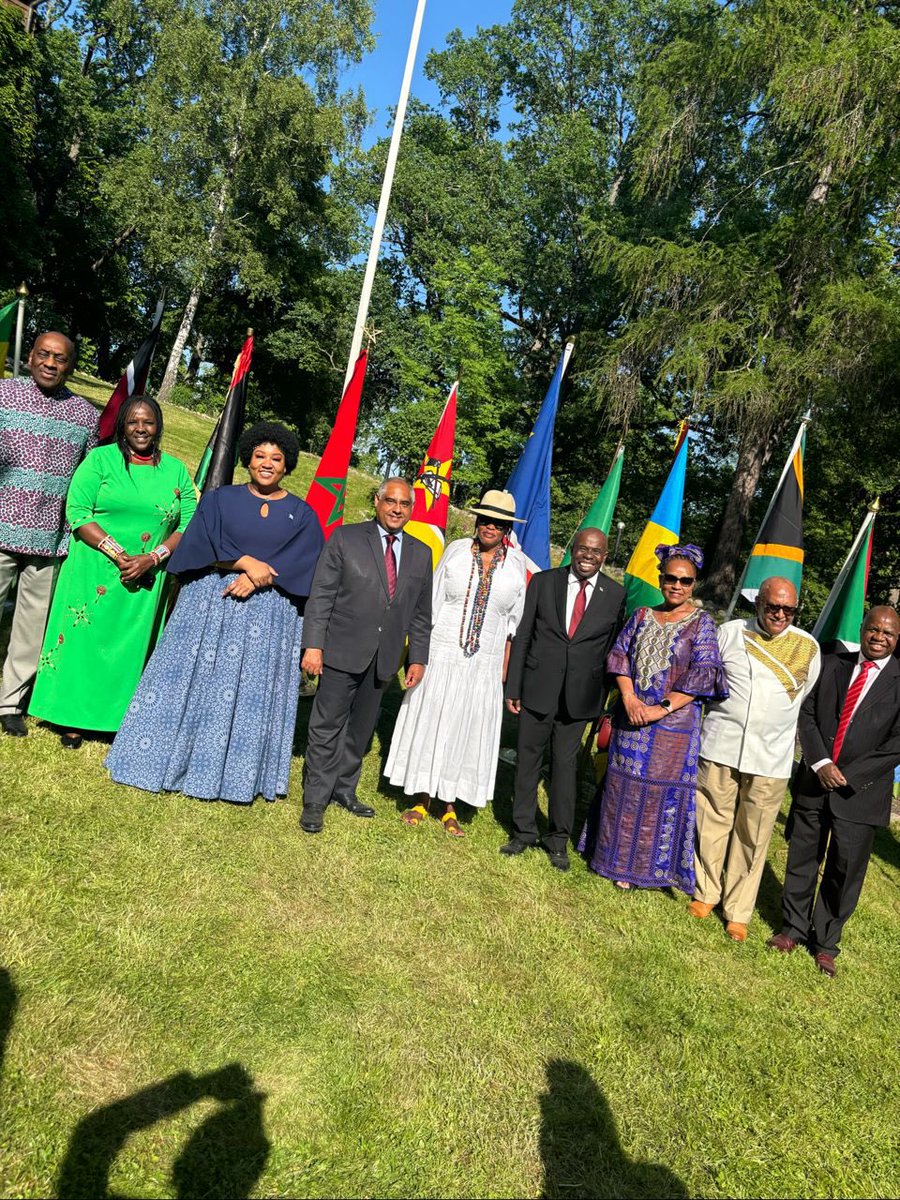 botswana_in's tweet photo. AFRICA DAY CELEBRATIONS IN SWEDEN
 
The Embassy participated in the Africa Day celebrations, held under the AU theme for 2024 ´Education for Africa.HE Johan Forssell, Minister for International Development Cooperation &amp;Foreign Trade🇸🇪, officiated at the event. https://t.co/m8fLWKQm4b