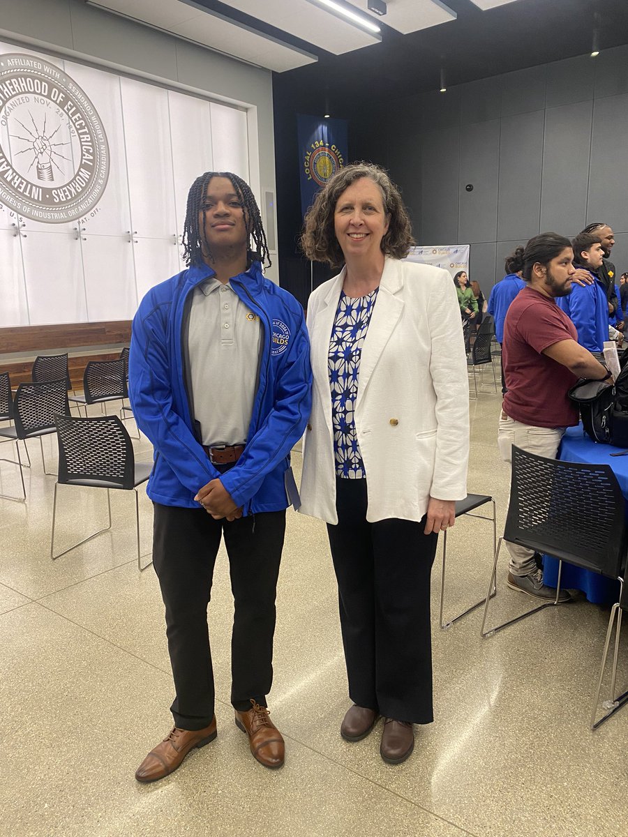 @newEnglewoodST1 Your first @ChicagoBuilds Grad!