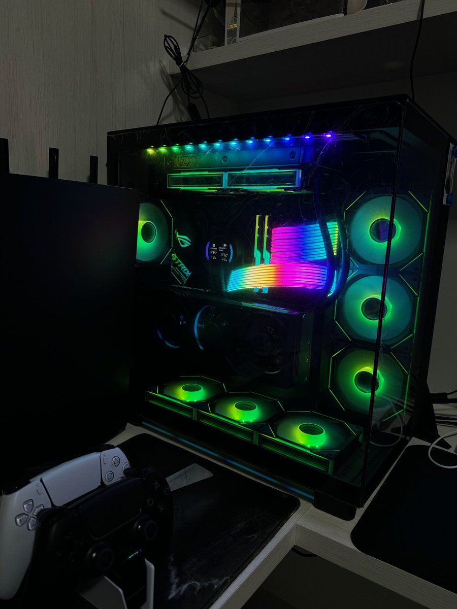 tinnixtv's tweet photo. SETUP 2024 
Continuação...

GABINETE NZXT H9 FLOW / MOUSE LOGITECH G PRO X SUPERLIGHT 2 / TECLADO ANNE PRO 2 / MOUSEPAD STEELSERIES QCK EDGE EXTEND / MONITOR 27 LG ULTRAGEAR IPS 144HZ / WEBCAM LOGITECH C922 PRO / MICROFONE HYPERX SOLOCAST / FONE KZ ZSN PRO X https://t.co/gQ400Rl15w