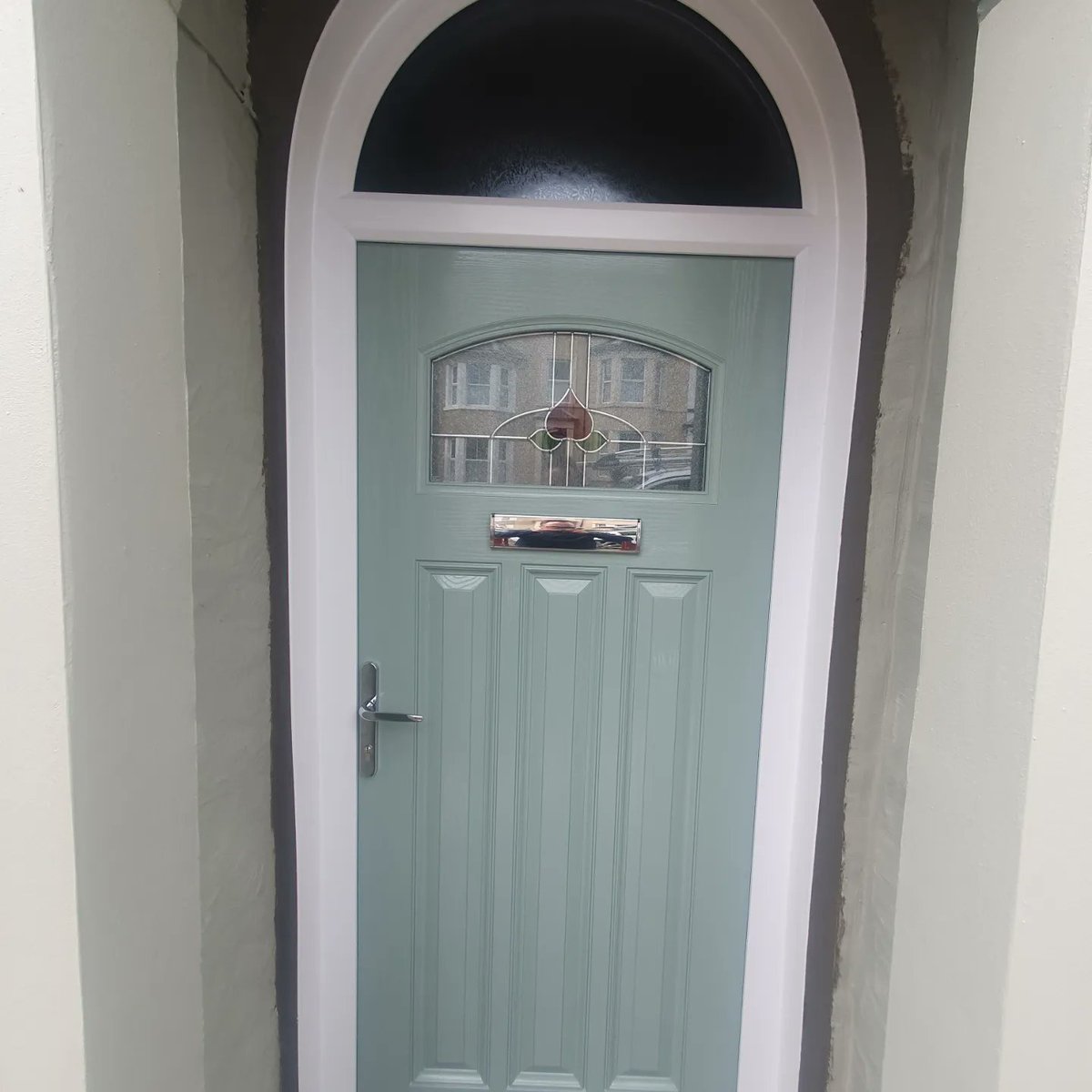 Altra Glass (@altraglass) on Twitter photo Before and After. Installing Chartwell Green Arch Composite Door <a href="/DistinctionDrs/">DISTINCTION DOORS</a> what a big transformation 😍 #Composite #Doors #NorthWales Before and After. Installing Chartwell Green Arch Composite Door <a href="/DistinctionDrs/">DISTINCTION DOORS</a> what a big transformation 😍 #Composite #Doors #NorthWales