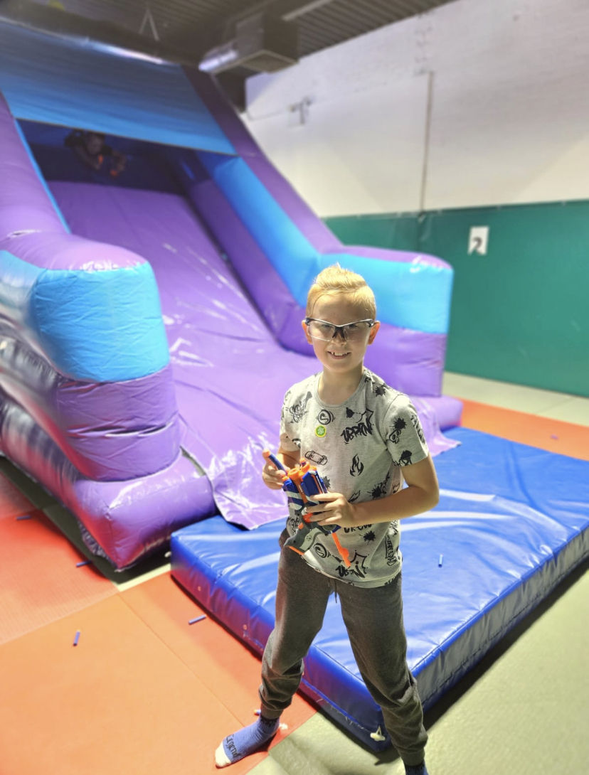 ecocoachcic's tweet image. 🌟 Day 2 of EcoCoach Camp! 🌟

Today's highlights:

Inflatable assault course &amp;amp; relay games
Football before lunch
Kho Kho, kickboxing, &amp;amp; archery after lunch
Ended with fun party games
Huge thanks to our amazing coaches and fantastic kids! 💚👊

#EcoCoach #YouthSports #CampFun