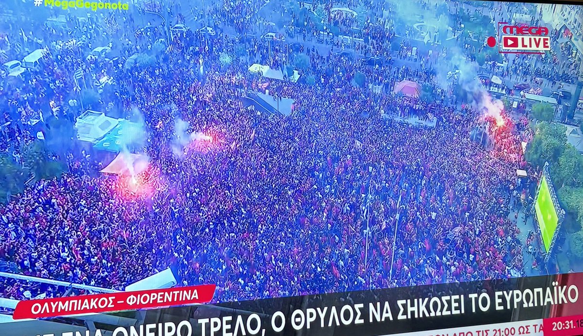 perfectred817's tweet photo. ΠΑΡΑΝΟΙΑ. #olympiacosFC https://t.co/PLdssxn0aF