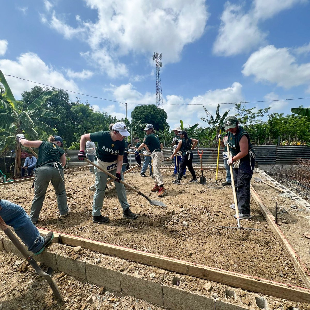 Baylor Missions, Service & Public Life tweet media