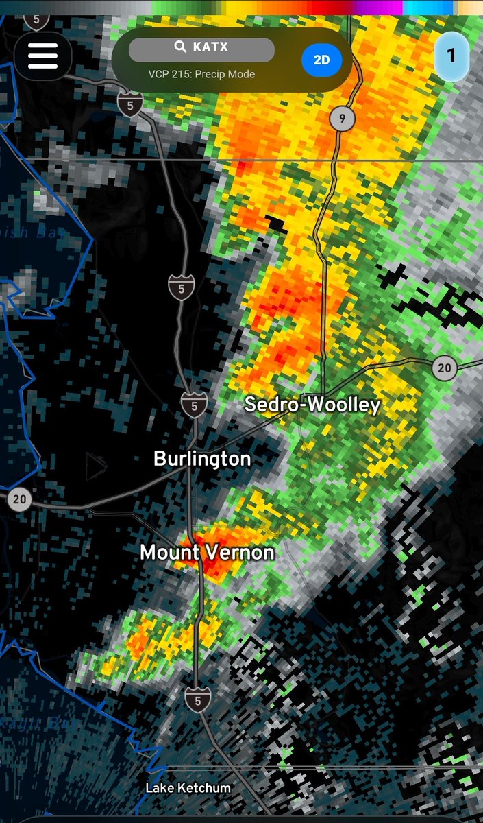 Looks like we have some potential developing thunderstorms in Skagit County near Mt. Vernon and Sedro-Woolley! Anyone out there have visuals? 
#wawx #pnw