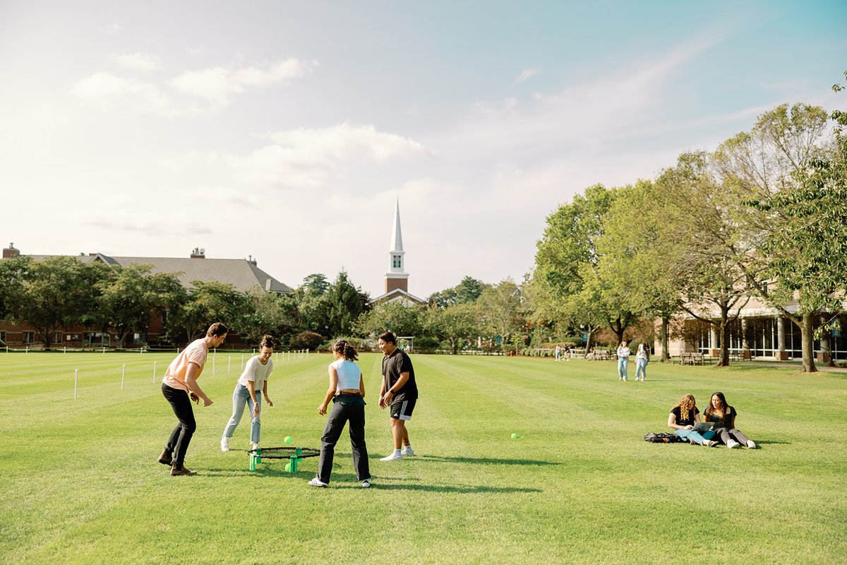 gordoncollege's tweet image. Picture yourself known, grown and prepared. 🏞️  Deposit by June 1 and #learntothrive 📸