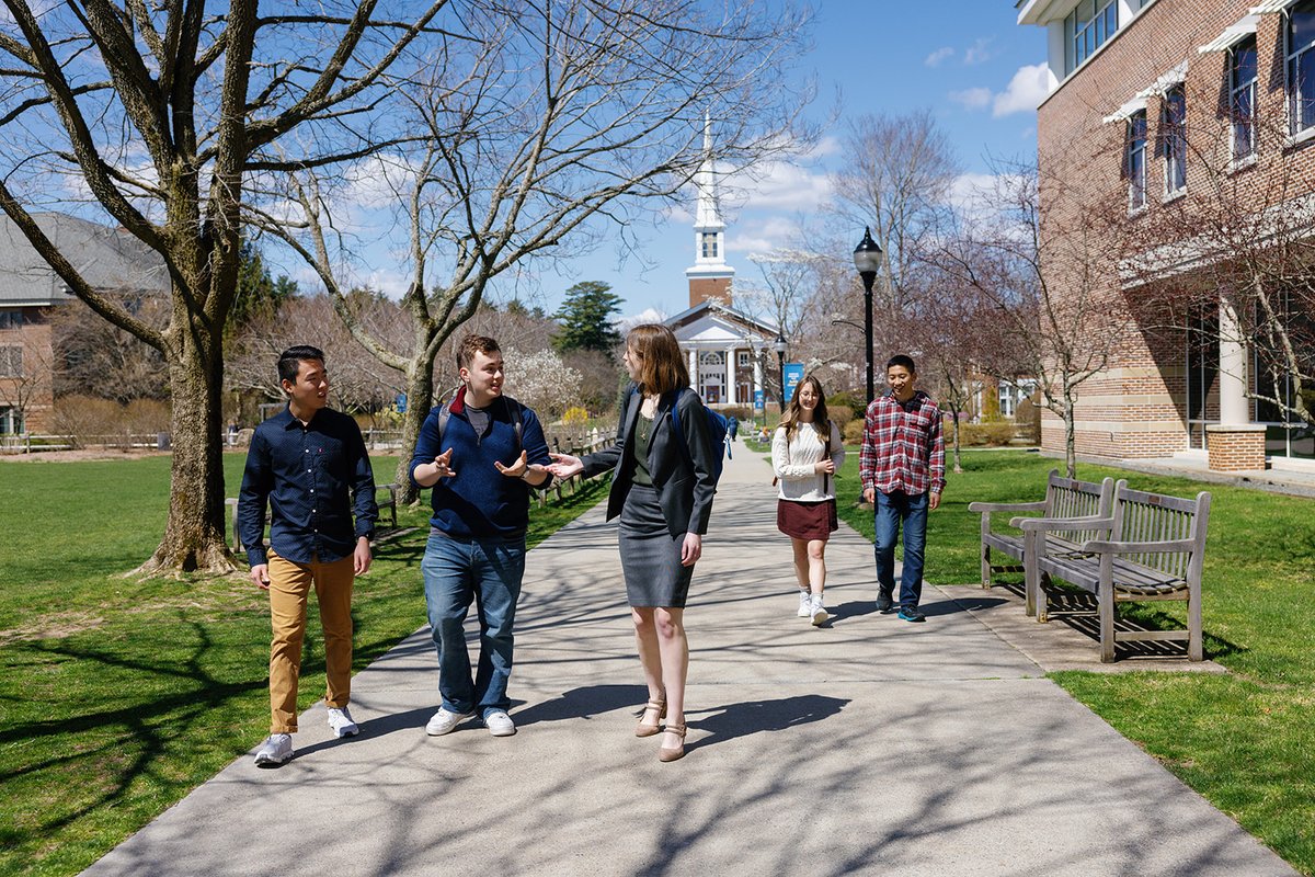 gordoncollege's tweet image. Picture yourself known, grown and prepared. 🏞️  Deposit by June 1 and #learntothrive 📸