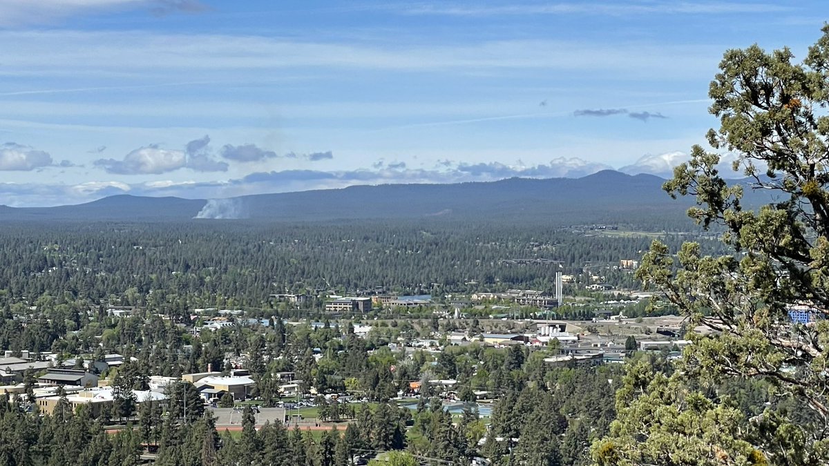 As seen from summit drive on Pilot Butte.

Smoke column for the test fire of today’s Rx Burn SW of Bend.