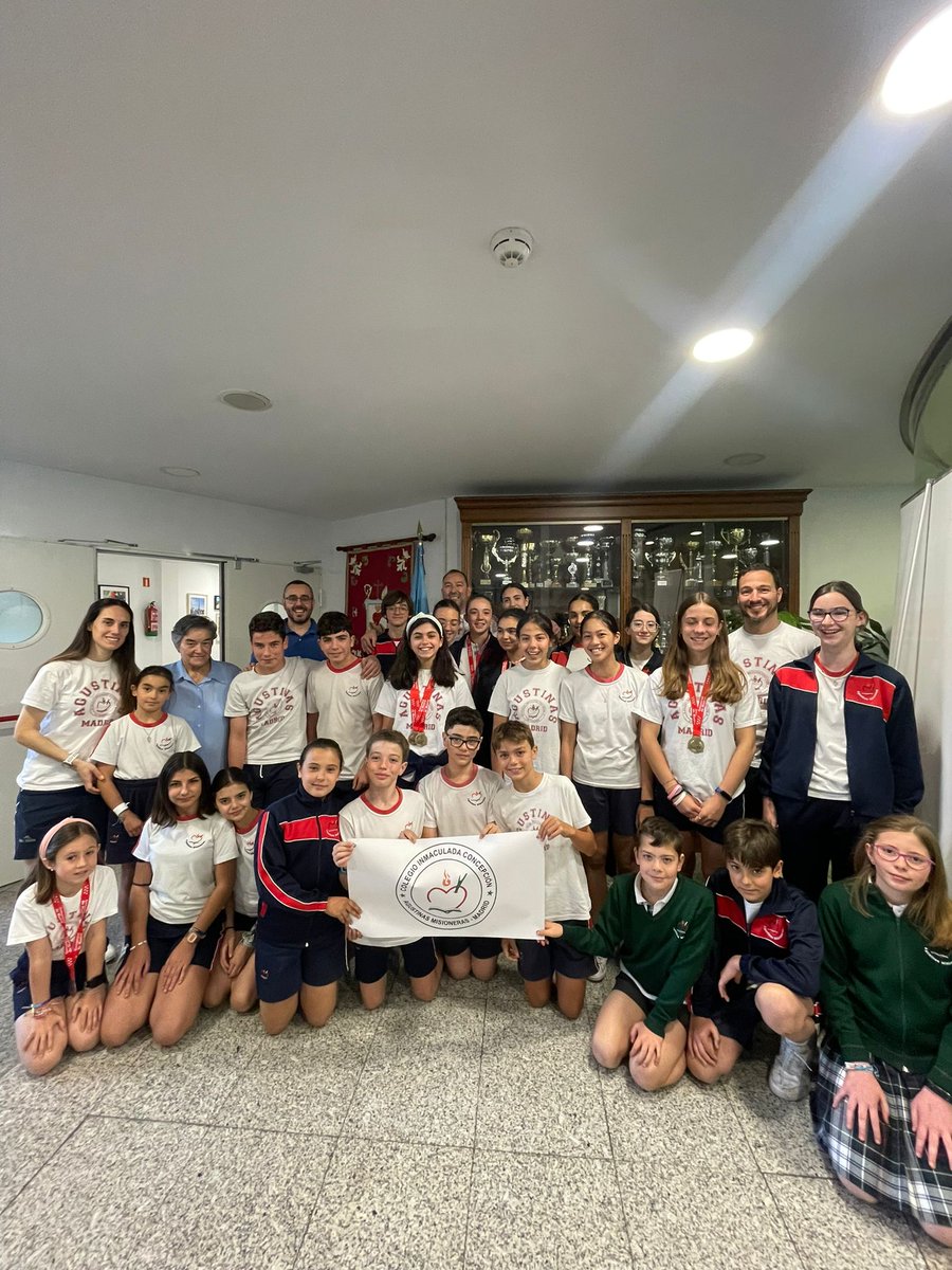 👏🏻Bravo por todos nuestros alumnos que participaron en el Campeonato de Natación Escolar de la Comunidad de Madrid  #FamiliaCIC 💙🤍 #juntossomoselmejorequipo