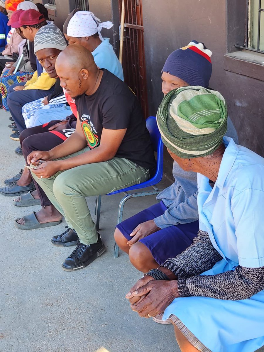 ancyl_ncape's tweet photo. Provincial Deputy Chairperson Cde Donny De Huis exercised his civic duty by casting his vote for the ANC at Gamasego Primary, Joe Morolong Sub Region.

Remember if you are in the queue at 21:00, please stay until it is your turn to vote for ANC. 

#IAmVotingANC
#LeadUsRamaphosa https://t.co/ibFWeEBYag