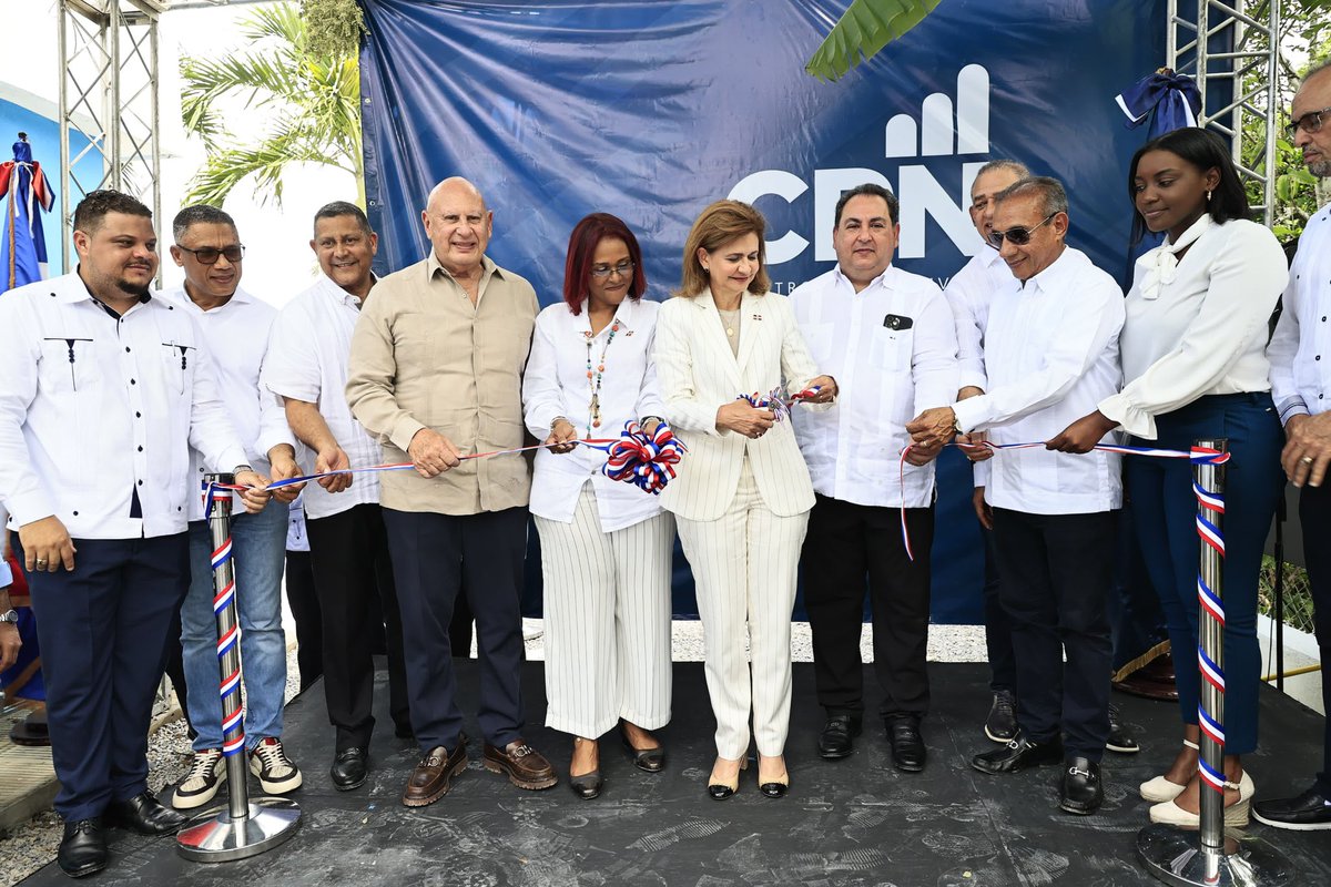 drmariolama's tweet photo. 👏🏼El gobierno del presidente @LuisAbinader continúa trabajando día a día a favor de la salud y los dominicanos. 

La vicepresidenta @RaquelPenaVice entregó #hoy en #ElLimon de #Samana el #CPNRanchoEspañol, un importante paso de avance y desarrollo para este municipio. 
 @SNSRDO @SaludPublicaRD @Comunicaciondo