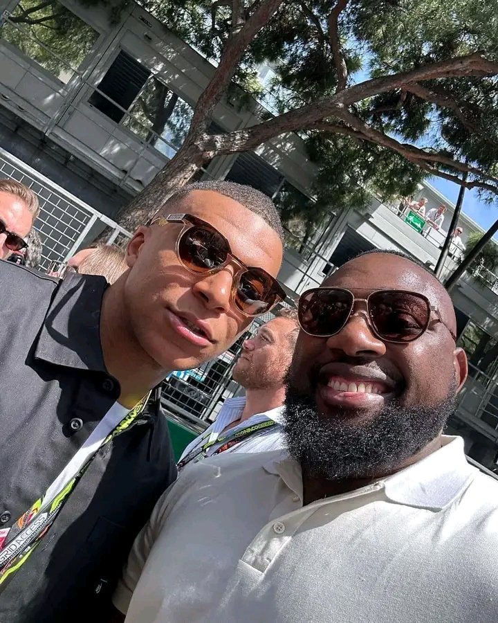When rugby and football meet! 🤩 Former Springboks prop Tendai Mtawarira with Kylian Mbappe at the Monaco Grand Prix 🔥🙌🏾