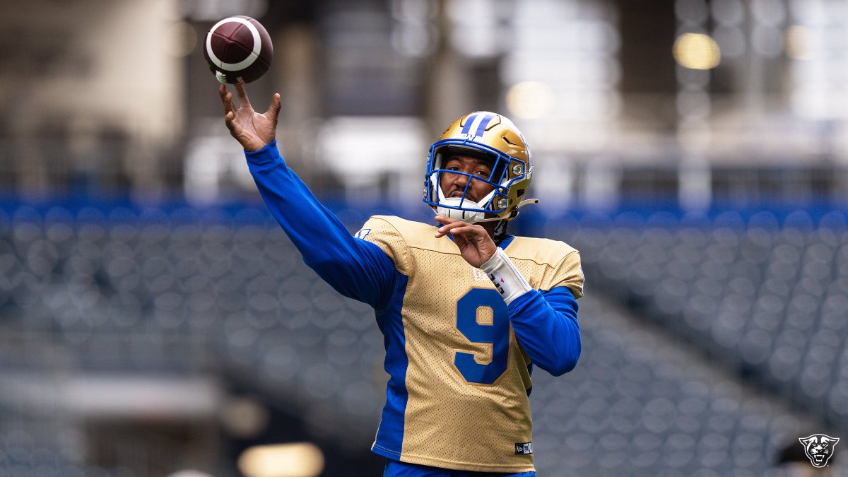 First look at DG in new threads 🔥

#LightItBlue | <a href="/Wpg_BlueBombers/">Winnipeg Blue Bombers</a>
