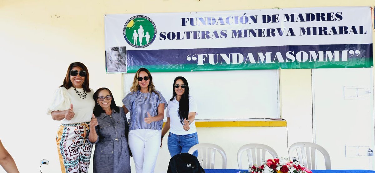 Fundación Madres Solteras 'Minerva Mirabal' #365DiasDeLasMadres Celebramos el Día de las Madres con las Madres solteras de La Vega!!! Felicidades 👏 #RogelioGenao #ElSenadorQueTodosQueremos