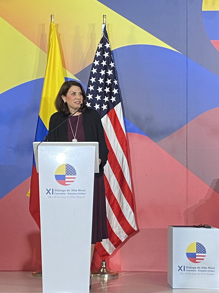 Gracias @CancilleriaCol for hosting this high level dialogue on shared priorities from economic opportunity, climate change, people to people exchanges, environment, energy, democracy and human rights, security and counter narcotics, migration, and communication technologies.