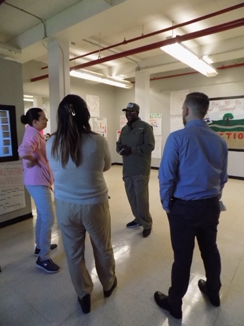 NYSDOCCS's tweet image. Collins CF welcomed Pastor James Giles to join their ASAT Program in a conversation of rehabilitation &amp;amp; transformation. Giles, a Buffalo community leader for almost 50 years, provides intervention strategies for at-risk youth &amp;amp; those who are gang-involved.