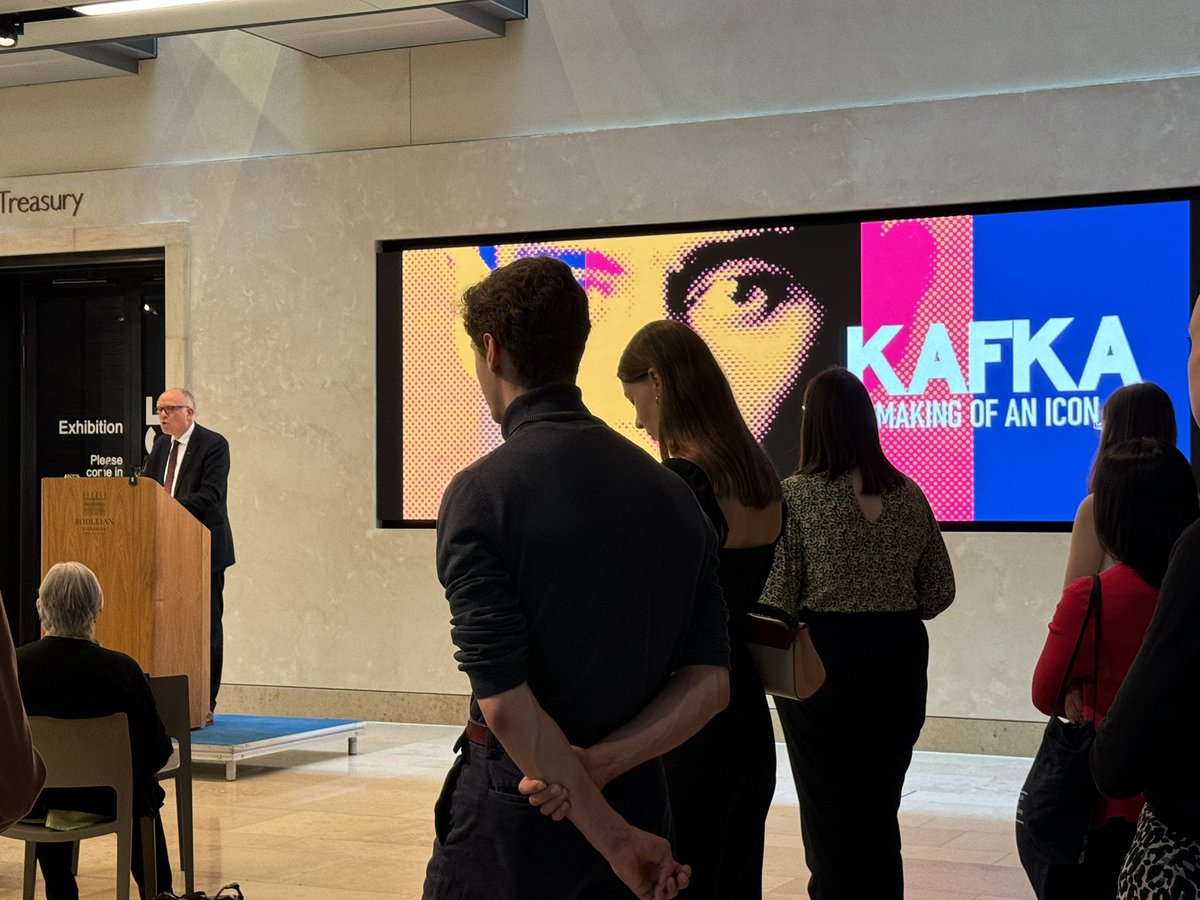 iholowaty's tweet photo. So pleased to be at the @bodleianlibs opening reception of the ‘Kafka: Making of an Icon’ exhibition. @richove giving us an interesting & fun intro. *cough* Cockroaches🪳 & beetles 🪲may have been mentioned. 🤓 #metamorphis https://t.co/w3FsZyhxy2