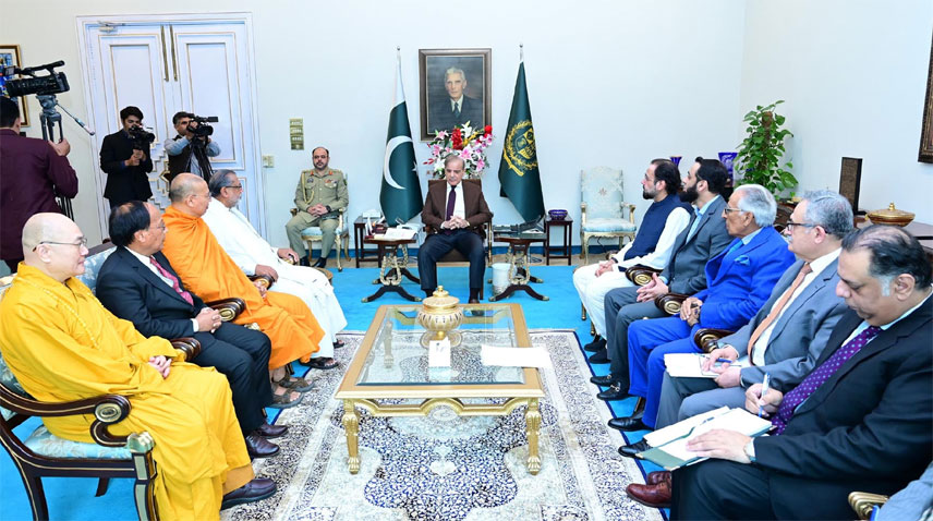 PM praises Buddhist scholars for promoting interfaith harmony @CMShehbaz @PakPMO @GovtofPakistan #News #RadioPakistan radio.gov.pk/29-05-2024/pm-…