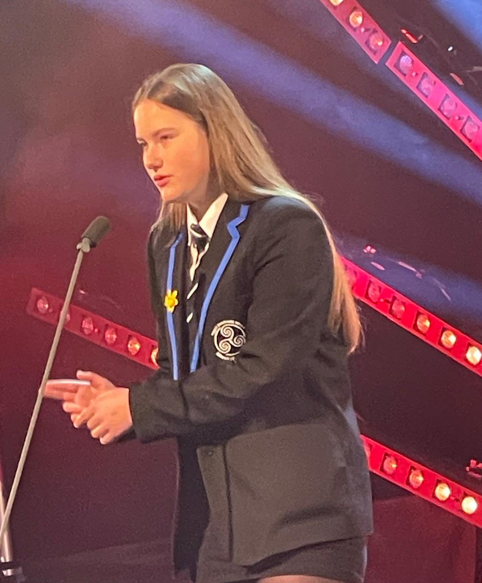 MrsPriceIHS's tweet photo. Rydyn ni mor falch o'r merched. Dydyn nhw ddim yn ennill   yr adrodd ond ro’n nhw godidog! We are so proud of our girls today . They did not win the recitations but were magnificent. What a fabulous experience snd what confident Welsh speakers and performers we have !👏👏 https://t.co/e1tDh0ouKf