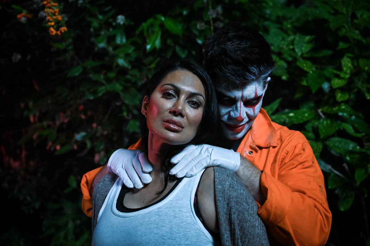 Ellen (⁦<a href="/JeanineNerissaS/">Jeanine Nerissa Sothcott</a>⁩) is in the grip of charismatic serial killer Cane (⁦<a href="/RonanSummers/">Ronan Summers</a>⁩) in a publicity still from HELLOWEEN - coming soon!