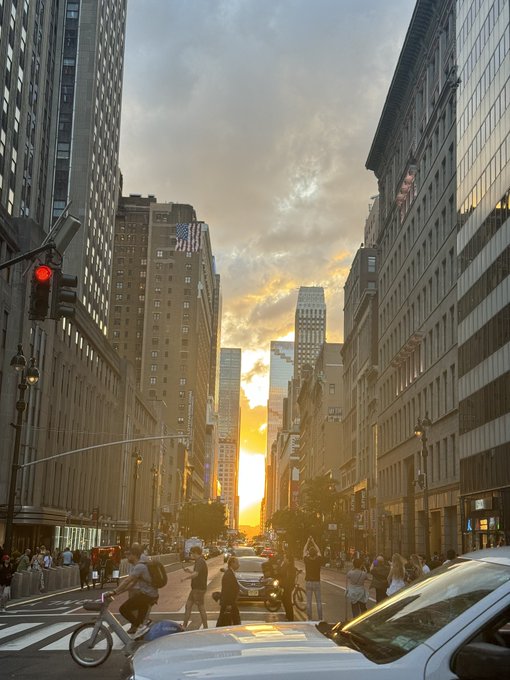 #manhattanhenge https://t.co/uBSt756Kxi