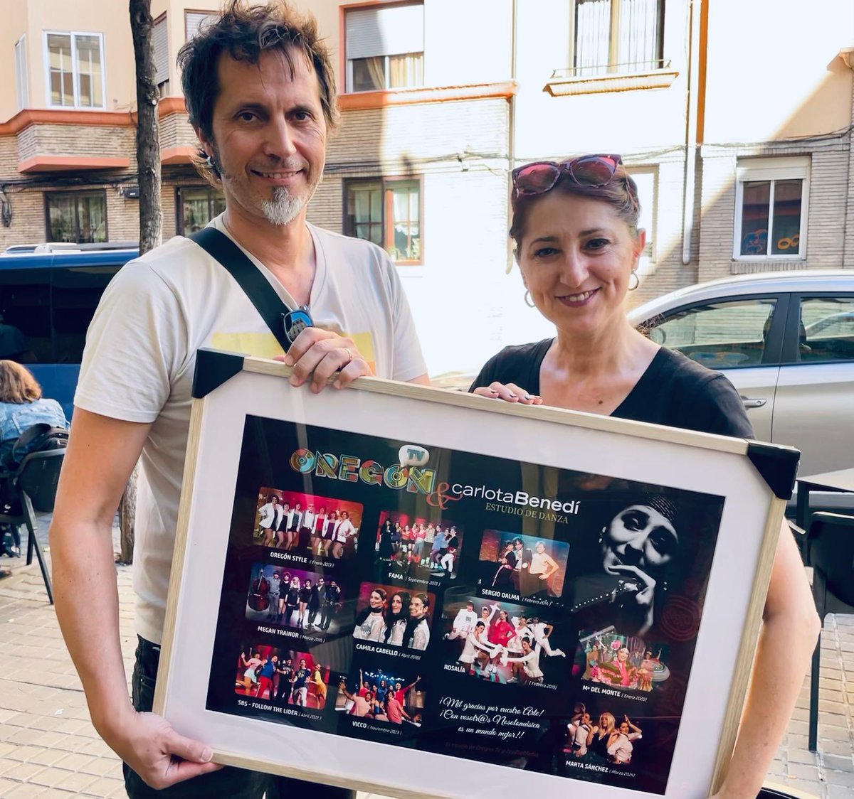 OregonTv's tweet image. ¡CELEBRANDO LOS 10 MUSICALES DE CARLOTA BENEDÍ CON OREGÓN TELEVISIÓN! 

(con su Estudio de Danza Carlota Benedí) es una imprescindible en nuestras coreografías. La productora ha querido agradecérselo con este bonito diseño de @DavidAngulo404 

¡Gracias, Carlota!