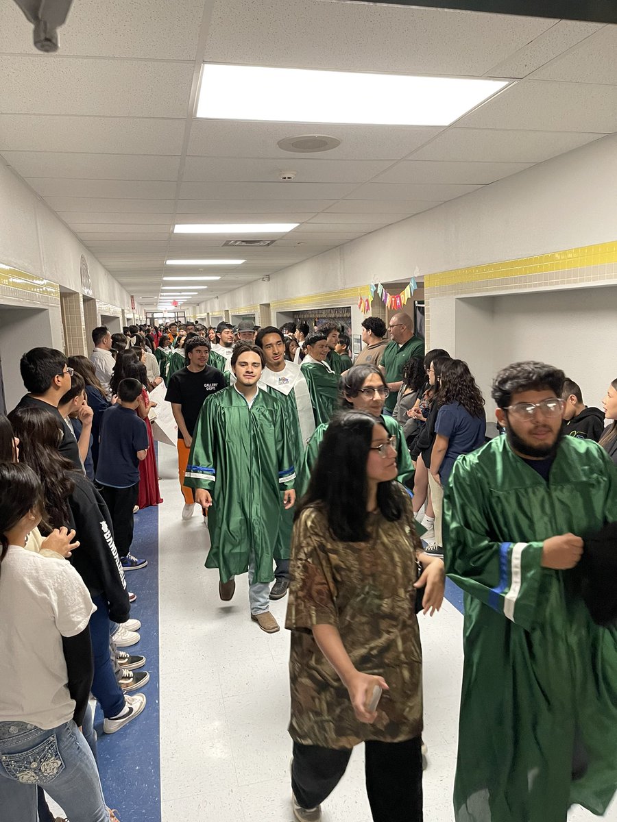 A sea of @MontwoodHS emerald green at #PrideInEveryStride this morning for Senior walks. Congratulations to the Senior class! We will see you at your graduation this coming Friday to celebrate your accomplishments! Proud Middle School Principal 😃 🐏 🐎 💫 @AnaPlayer_MHS