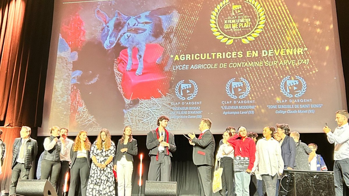 AURAOrientation's tweet image. 🎬 #JFLMQMP

La cérémonie nationale de remise des prix du concours "Je filme le métier qui me plaît" a eu lieu, mercredi 29 mai au Grand Rex à Paris.

15 vidéos réalisées par des jeunes d'@auvergnerhalpes ont été primées ! 🏆

Félicitations à tous les participants et lauréats 👏